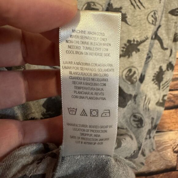 Jurassic World T-shirt Size 12 Youth Gray AOP Logo Dinosaur Short Sleeve Park - Picture 7 of 7